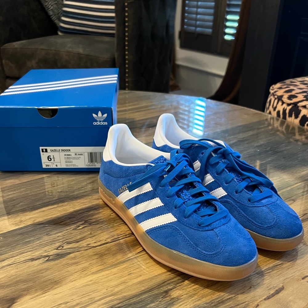 Adidas Gazelle Bluebird Womens size 8 or Mens size 6.5